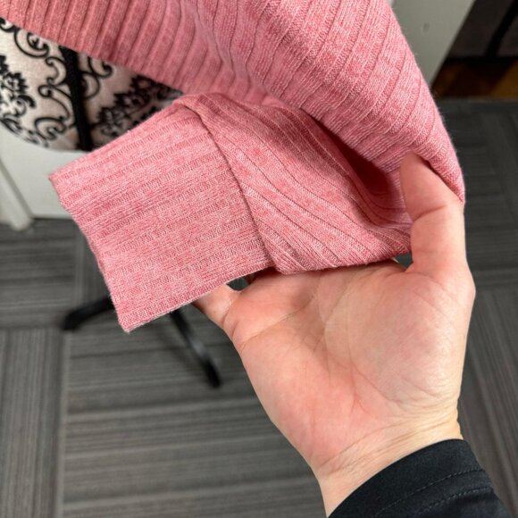 Forever 21 Ribbed Turtleneck Sweater | Cropped Batwing Fit, Baby Pink | Size M - Picture 6 of 8